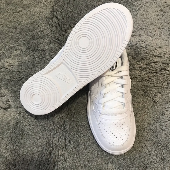 Nike Shoes - Picture 7 of 15